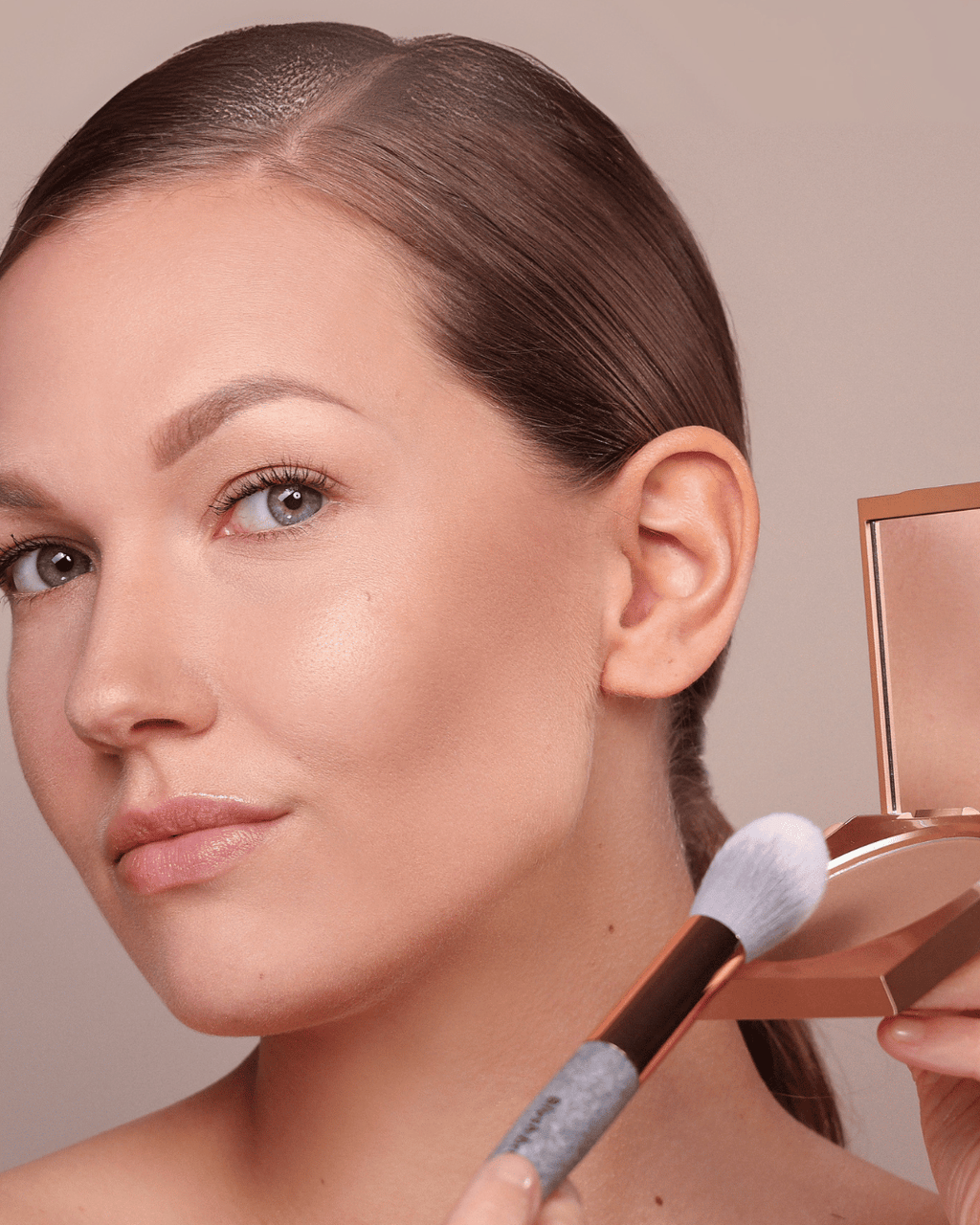 compact mineral bronzer