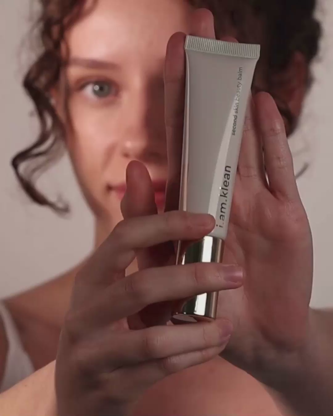 bb cream second skin with buffing foundation brush 17