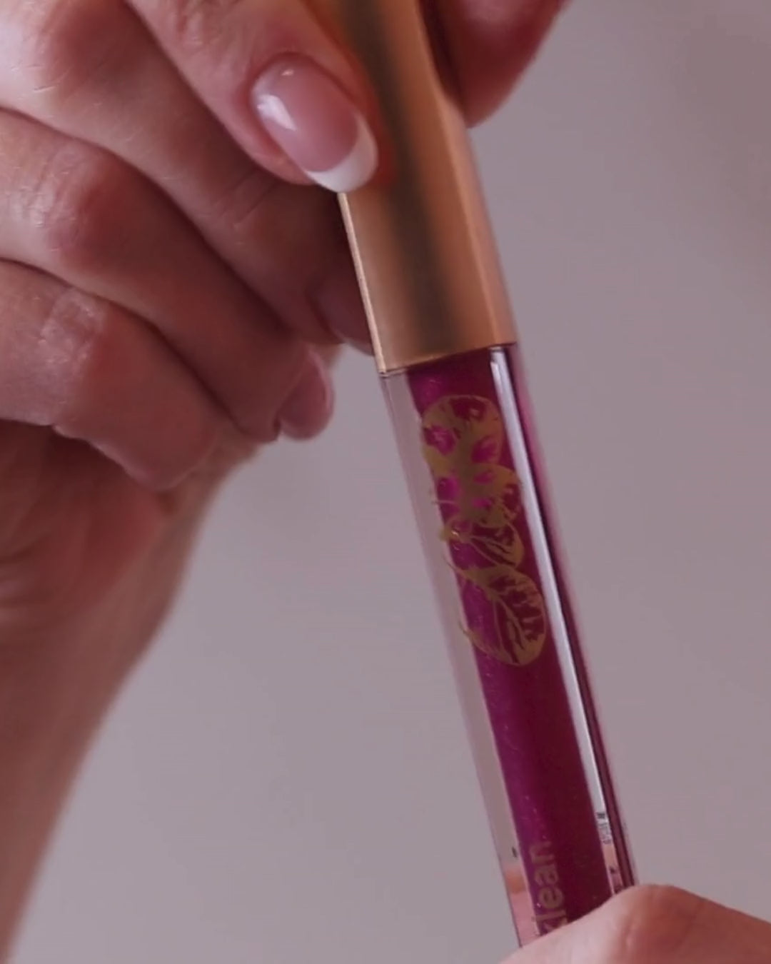 plumping lipgloss
