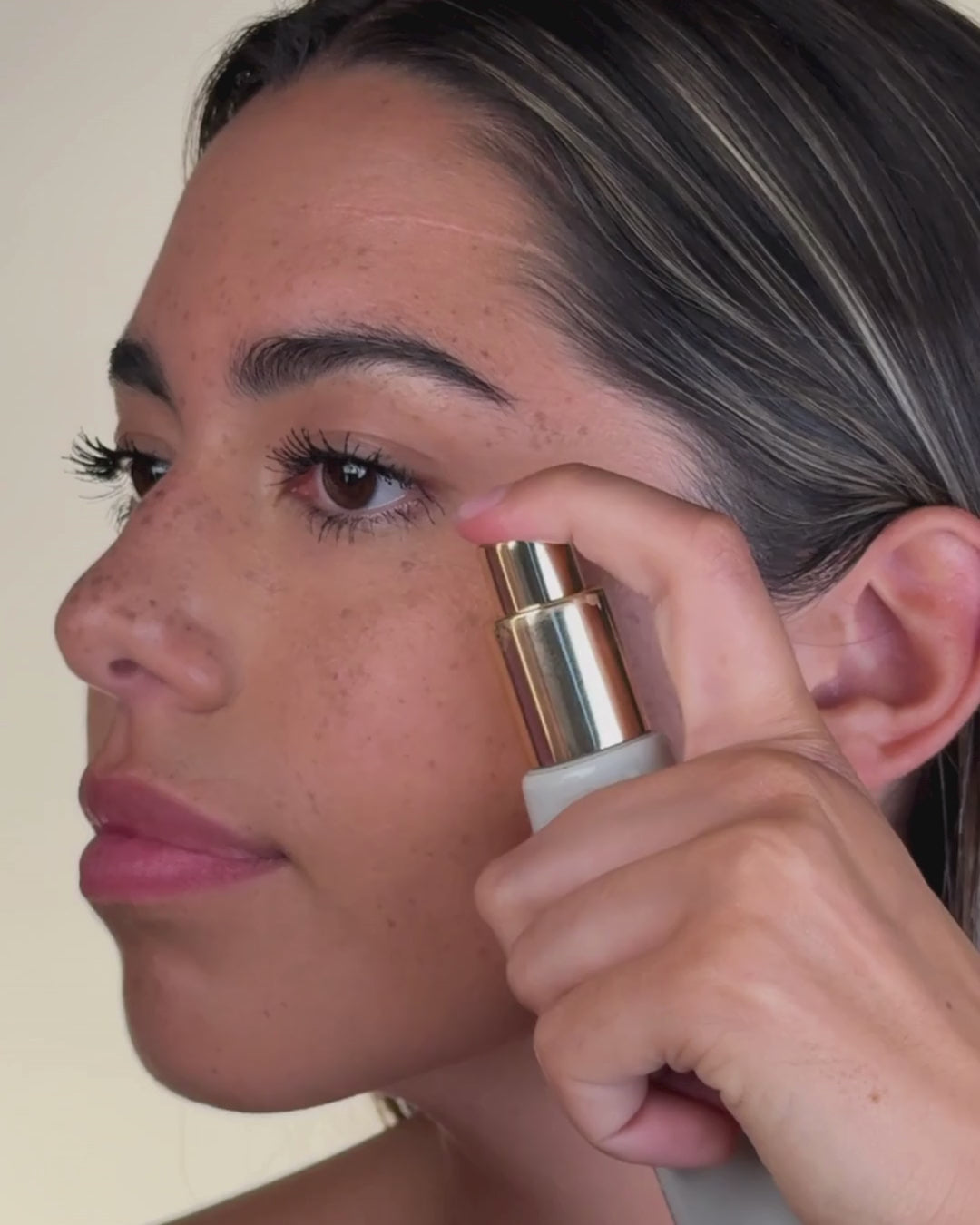 how to use the buffing foundation brush
