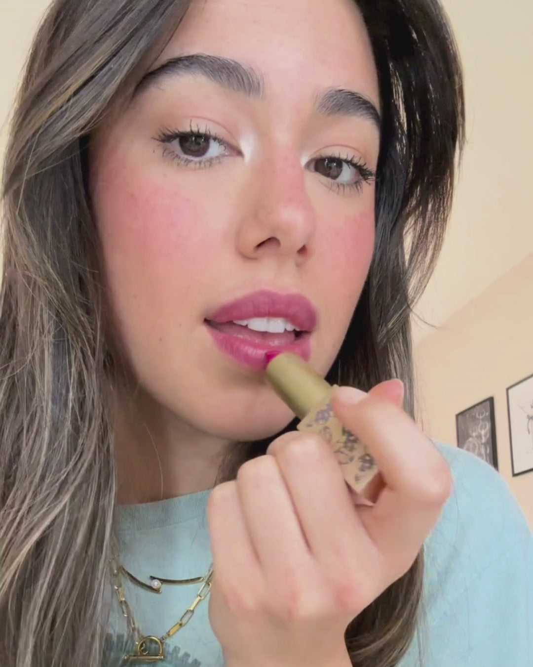 how to use the refillable lipstick