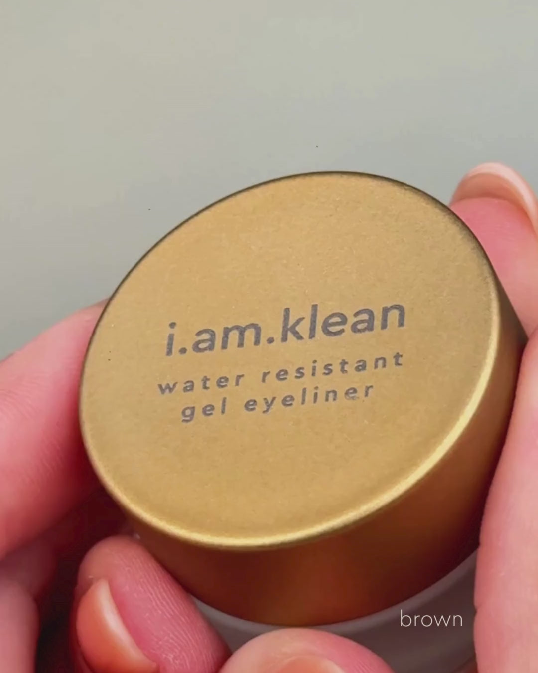 how to apply the brown eyeliner