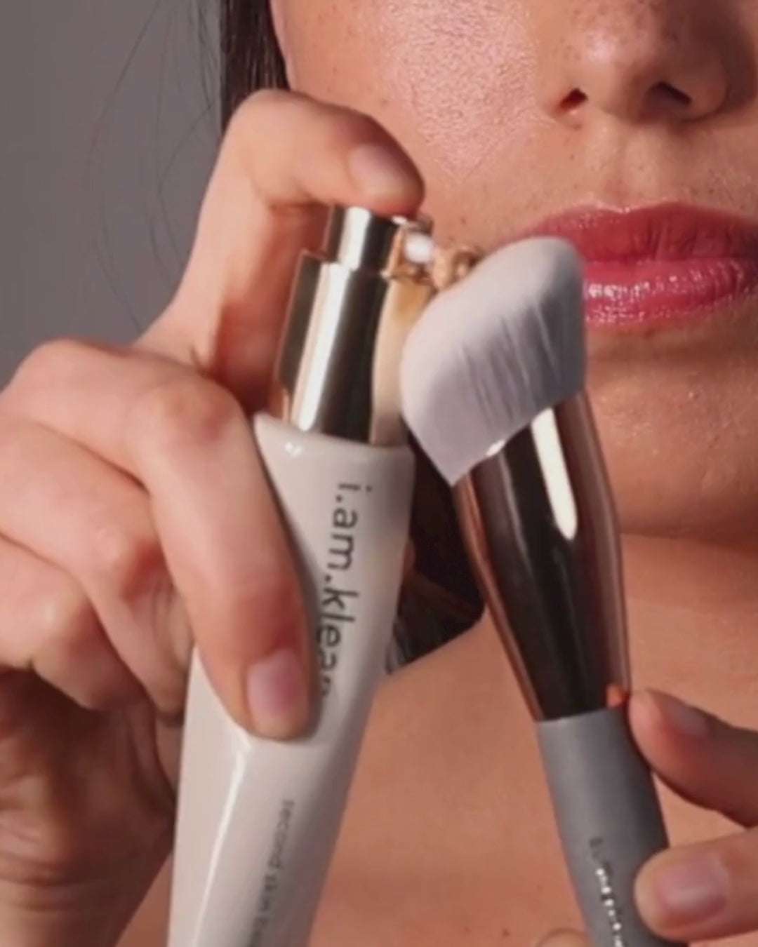 bb cream second skin with buffing foundation brush 17
