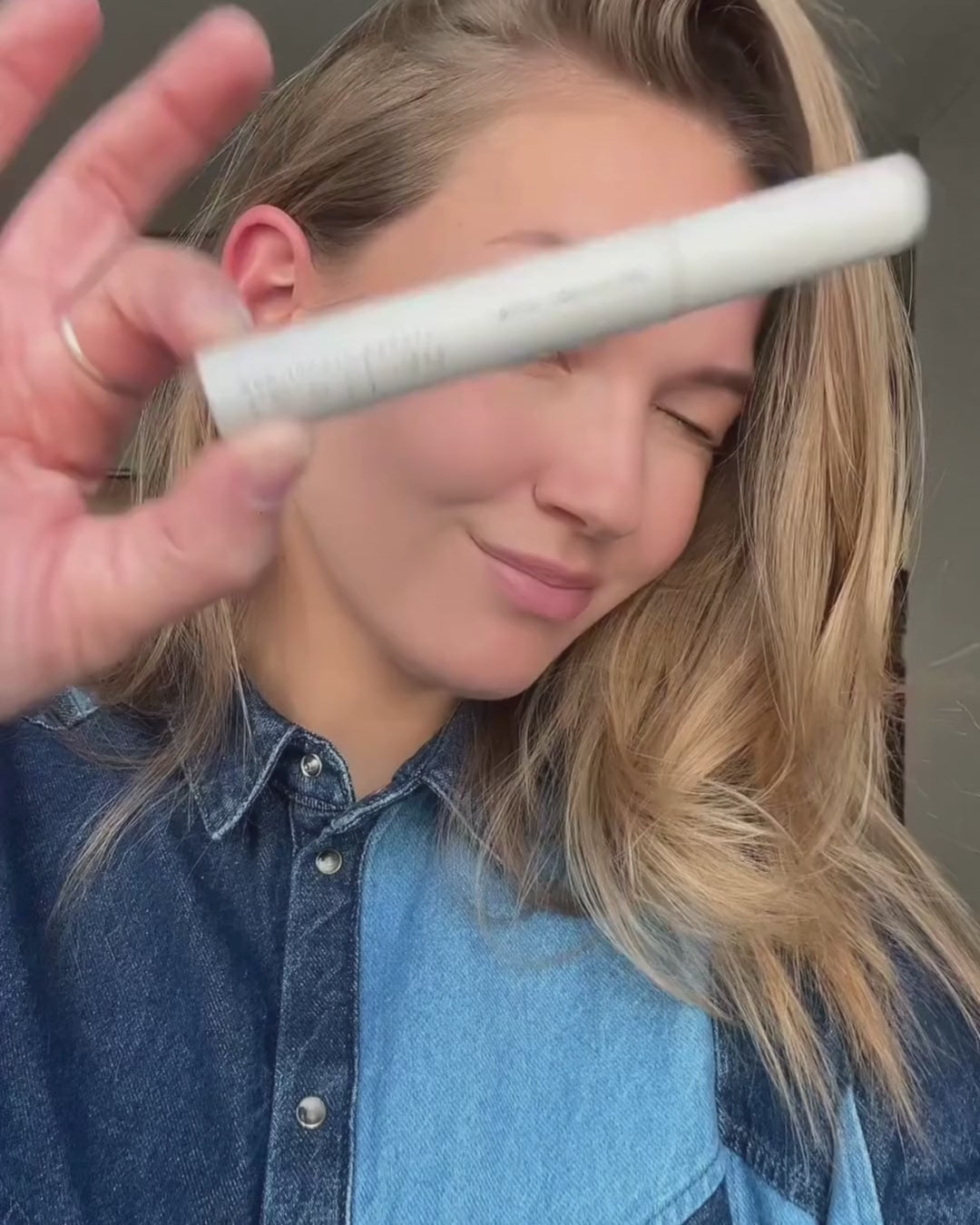 testing the brow control gel