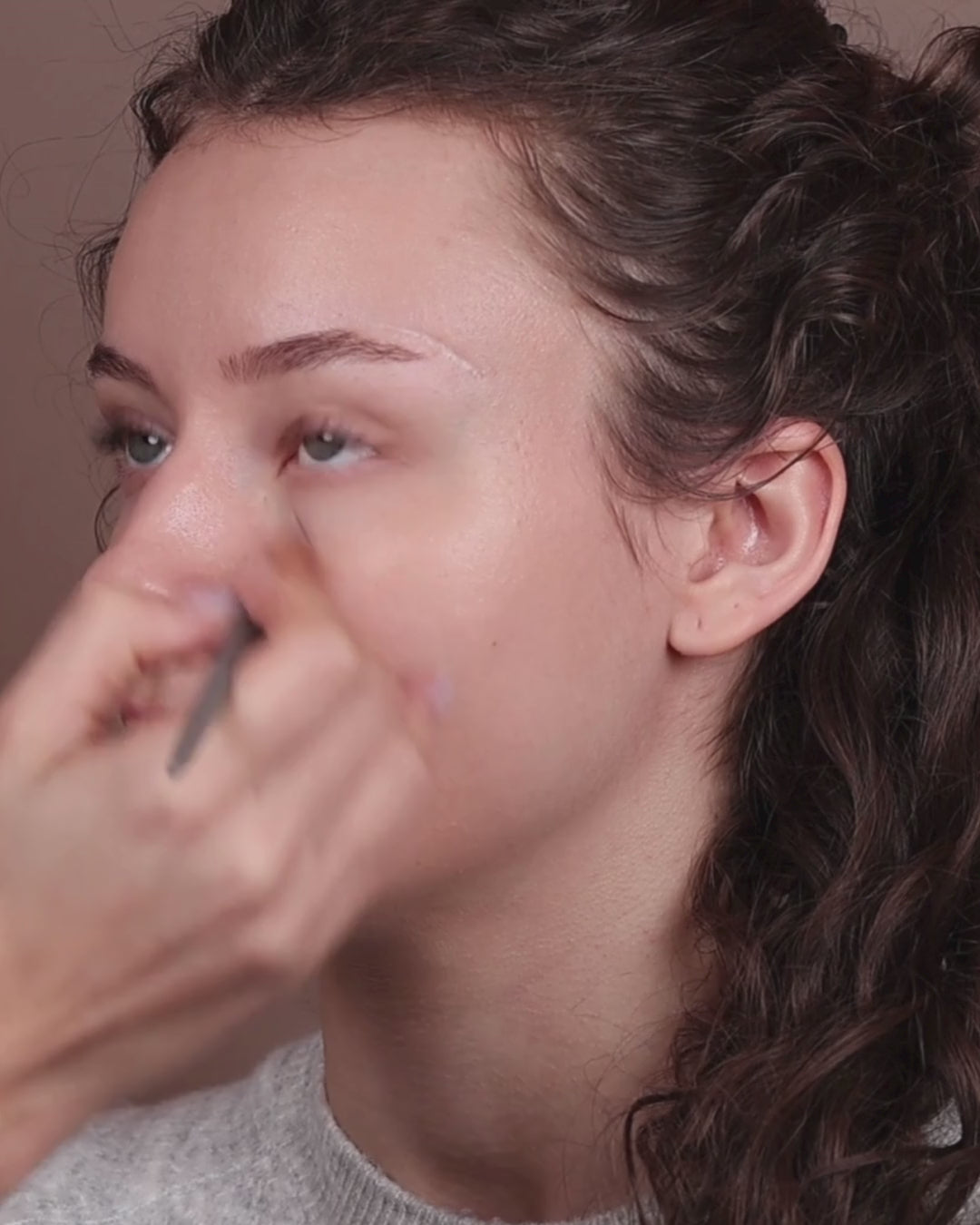 how to use the concealer brush